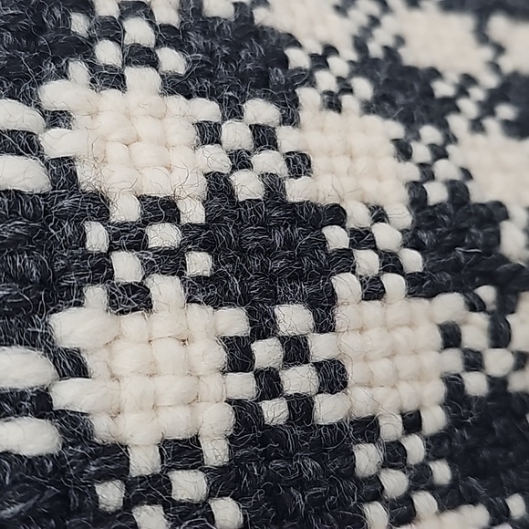 Black & Cream Fringed Houndstooth Hand Knit Long Neck Scarf - Picture 4 of 9